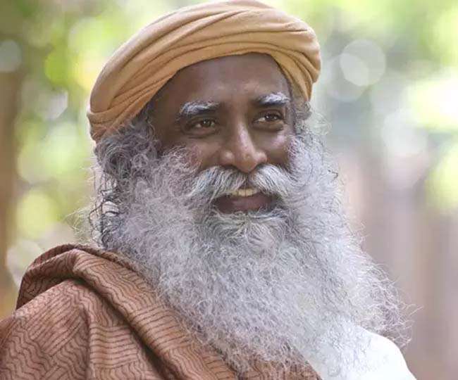 सद्गुरु जग्गी वासुदेव बोले, जोखिम वाले क्षेत्रों में काम करने वालों को पहले दी जाए कोरोना वैक्सीन