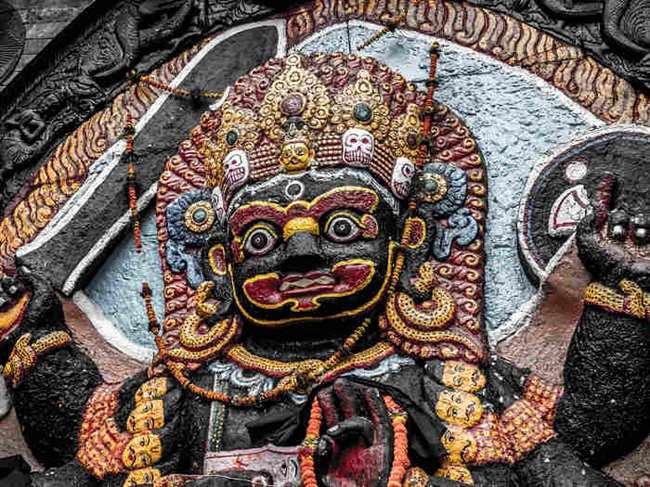 आप पर कोई ऊपरी चक्कर है तो इससे मुक्ति का आ रहा समय, काल भैरव को खुश करने का तरीका जानें