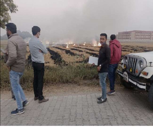 Parali Problem: एक तरफ पराली समाधान में जुटे किसान तो दूसरी आगजनी के मामले बढ़े, प्रशासनिक अधिकारी अलर्ट