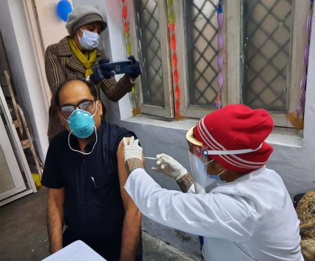 Coronavirus Vaccination: मेरठ और आसपास के जिलों में कोरोना वैक्सीनेशन का दूसरा चरण आज शुरू