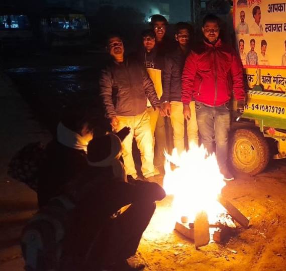 एटा में सूरज के तेज से भी नहीं कांपी ठंड