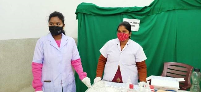 दो नर्सो ने उठाया बंडामुंडा में टीकाकरण का बीड़ा