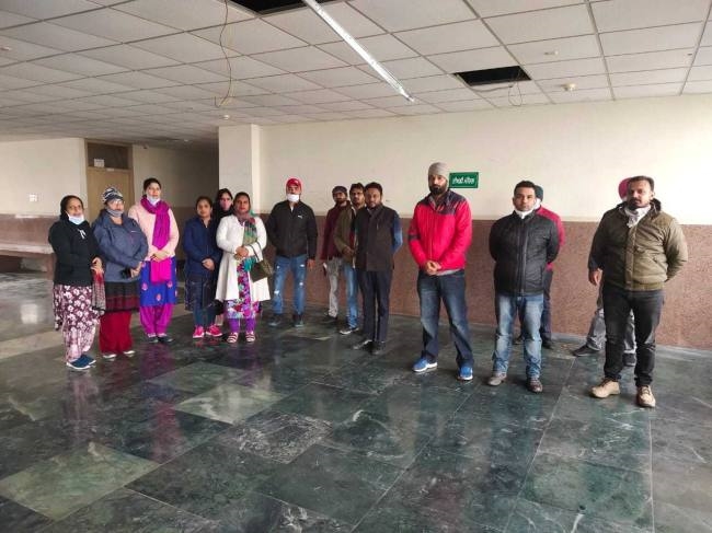 कंप्यूटर अध्यापकों का प्रतिनिधिमंडल जिला शिक्षा अधिकारी से मिला