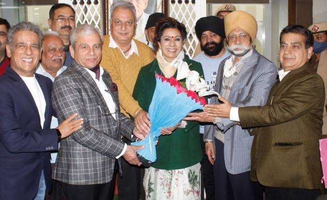 पांच महिलाएं जहां काम करेंगी,
वहां बनेगी कमेटी : रेनू भाटिया