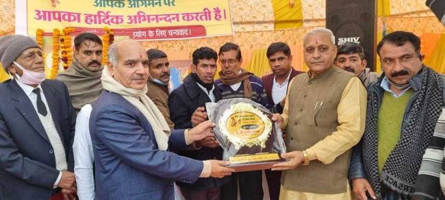 महापुरुषों के दिखाए मार्ग पर चलें : गंगवा
