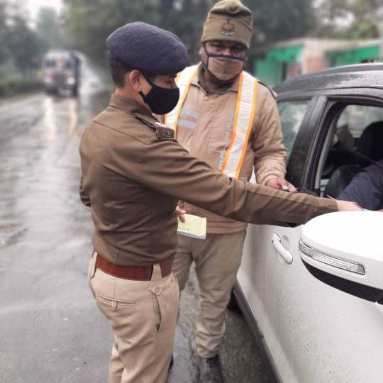 पुलिस ने 11 स्थानों पर लगाए नाके, 250 पुलिसकर्मी तैनात