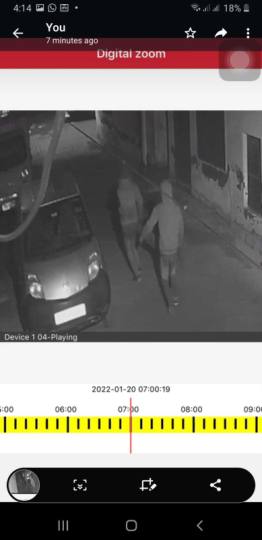 घर के गेट बाहर लगी ग्रिल चोरी, चोर सीसीटीवी में कैद