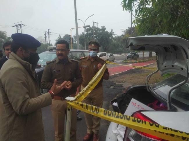 लिफ्ट देकर लूटने वाले चार बदमाश मुठभेड़ में गिरफ्तार