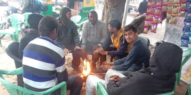 बूंदाबांदी व दिन भर छाए बादलों ने बढ़ाई सर्दी