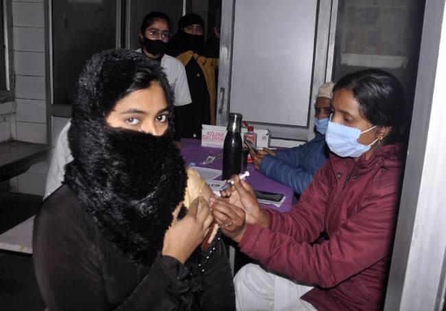 304 मिले पाजिटिव, 84 हजार को लगा टीका