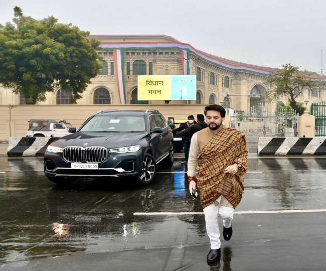 UP Chunav 2022: बारिश तथा ठंड में भी बढ़ा उत्तर प्रदेश का सियासी तापमान, नेता मोर्चे पर सक्रिय