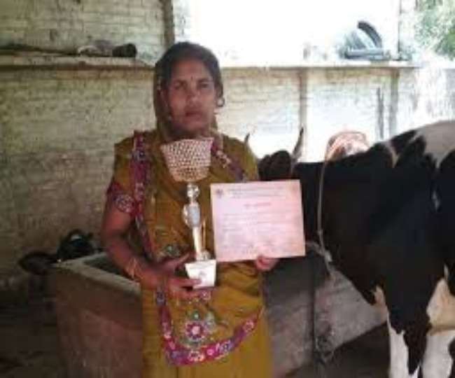 लखनऊ की 5वीं पास उस महिला व्यवसायी की कहानी, जिसे राष्ट्रपति कर चुके हैं सम्मानित; जानें-सलाना कितनी है कमाई