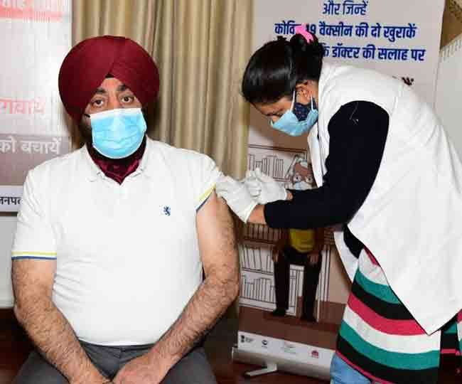 राज्यपाल लेफ्टिनेंट जनरल गुरमीत सिंह ने लगवाई कोविड की प्रिकाशन डोज