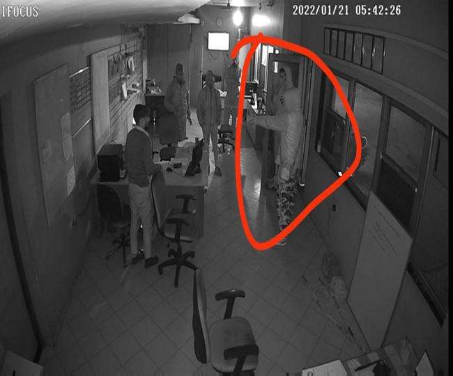 लुधियाना में रिलायंस पेट्रोल पंप पर बड़ी वारदात, स्कोडा में आए 2 लुटेरों ने कर्मियों से गन प्वाइंट पर लूटे 30 हजार
