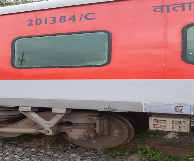एनजेपी स्टेशन पर दनादन सायरन बजने से चौंके लोग, बीकानेर एक्सप्रेस की इंजन फिर बेपटरी