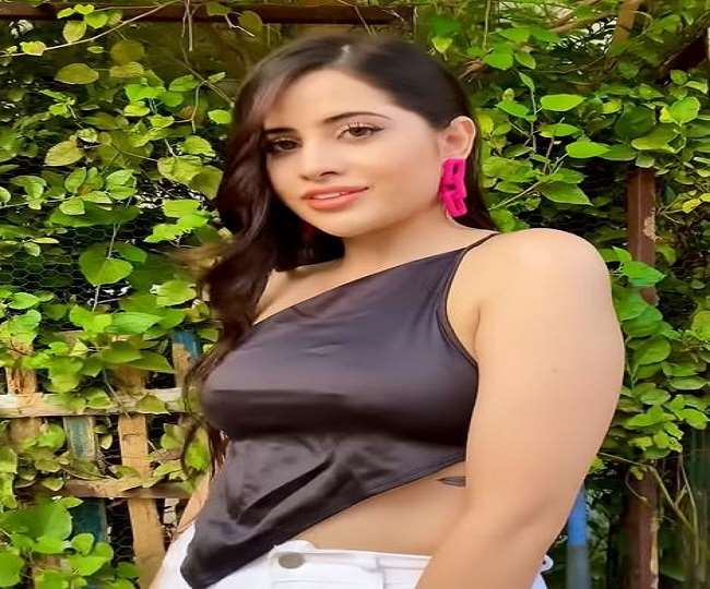 उर्फी जावेद ने स्किन टाइट क्रॉप टॉप ड्रेस पहन कराया 'बोल्ड' फोटोशूट, वायरल तस्वीरें देख 'घायल' हुए फैंस