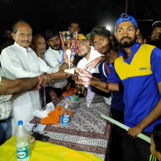 वारियर्स को पराजित कर धाकड़ इलेवन बनी चैंपियन
