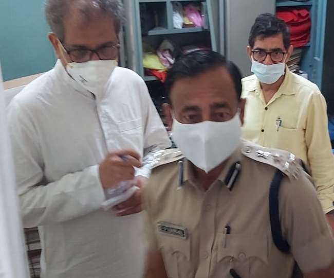Haryana Coronavirus Vaccine Theft News: कोरोना वैक्सीन चोर सीसीटीवी में कैद, जींद में 22 मिनट में बैगों में भरकर ले गए