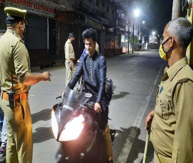 Night curfew in Moradabad : अब सुबह सात बजे तक बंद रहेगा शहर का बाजार, जरूरी सेवाएं रहेंगी चालू