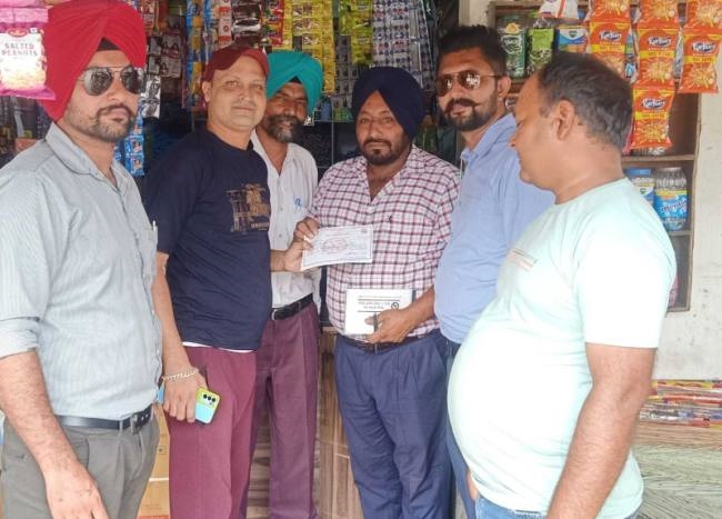 कोटपा एक्ट के तहत आठ चालान काटे