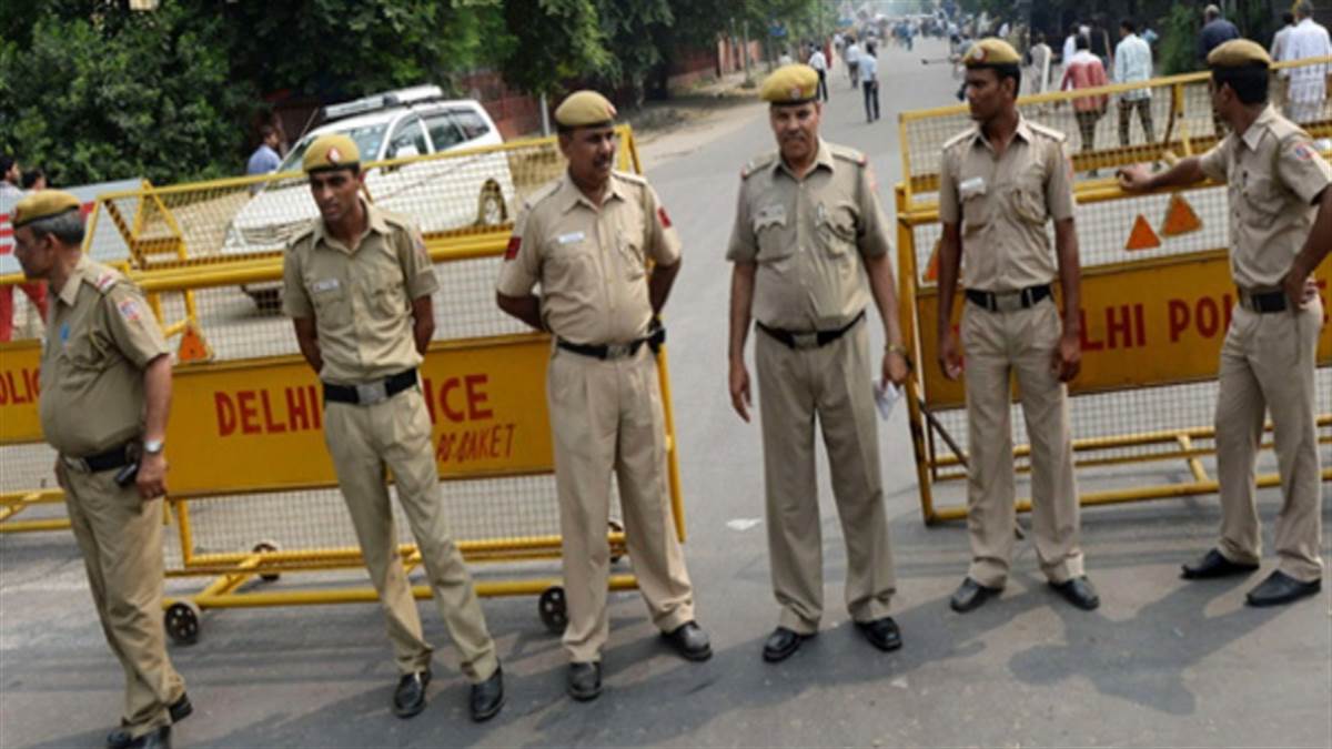 Delhi News: डीसीपी का आर्डर- घटना के 72 घंटे के अंदर पकड़ें बदमाश, नहीं तो ऑफ कैंसिल
