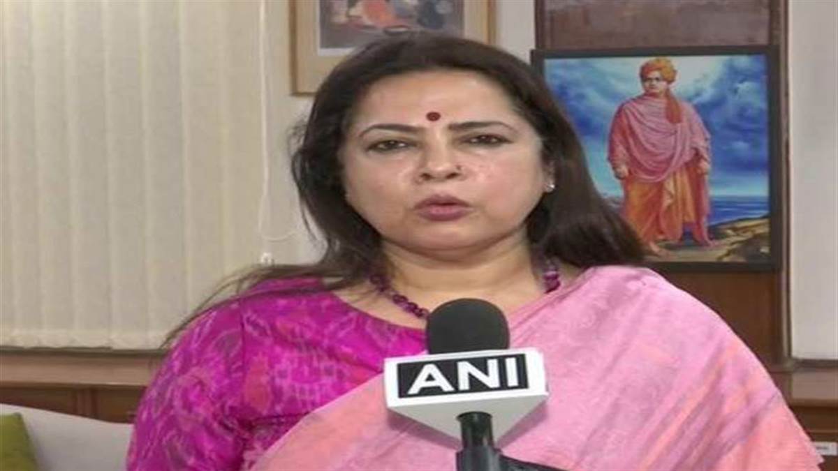 Delhi News: पोल खोल अभियान में मीनाक्षी लेखी ने दिल्ली सरकार पर साधा निशाना, कहा- पानी के लिए तरस रही दिल्ली