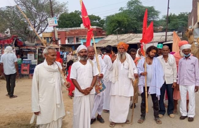 राधे-राधे से गूंजा बटेश्वर, संतों ने की सप्तकोसी परिक्रमा