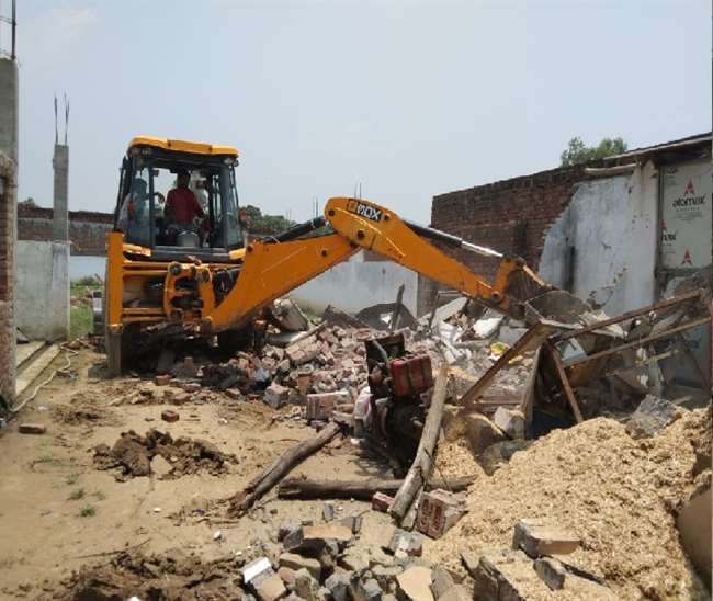 मुरादाबाद में अवैध शराब बनाते समय तहखाने में जहरीली गैस रिसने से चार की मौत, पुलिस ने तुड़वाया घर
