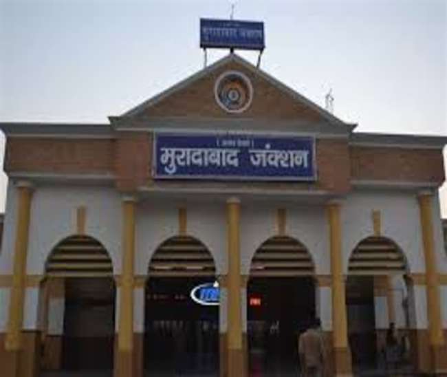 मुरादाबाद में कोरोना टीकाकरण के दौरान मनोरंजन सदन में गिरी फाल सीलिंग, आने-जाने पर रोक