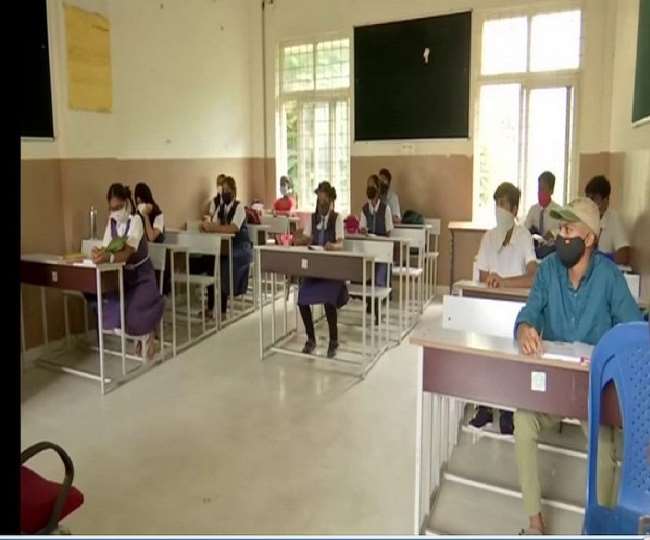 लॉकडाउन के बाद हैदराबाद में खुले स्कूल, सुरक्षा का रखा जा रहा विशेष ध्यान
