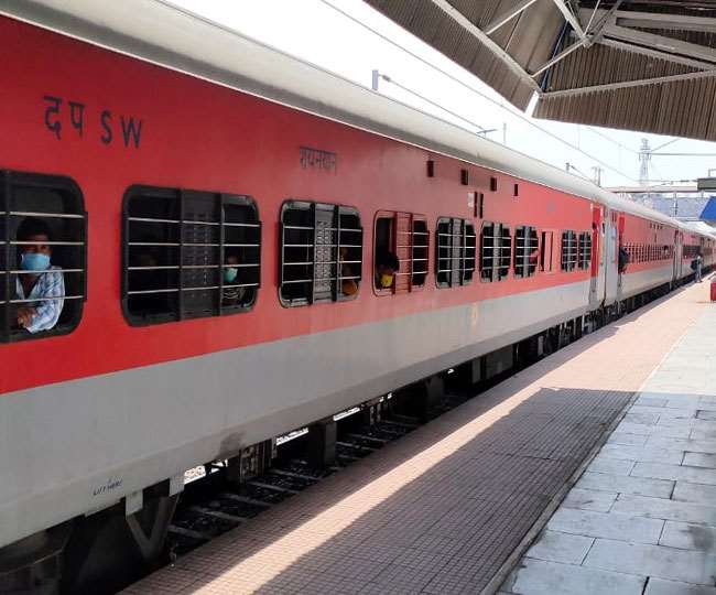 Railway Update: रांची-नई दिल्ली राजधानी एक्सप्रेस अब टोरी होकर चलेगी, सफर में दो घंटे की होगी बचत