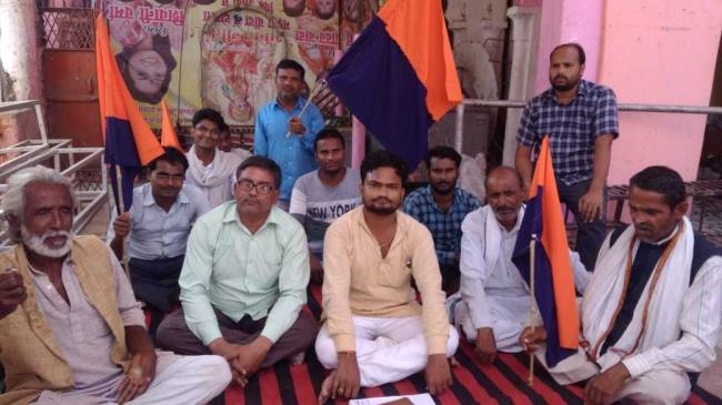 बेसहारा गोवंशों के संरक्षण को लेकर क्रमिक अनशन