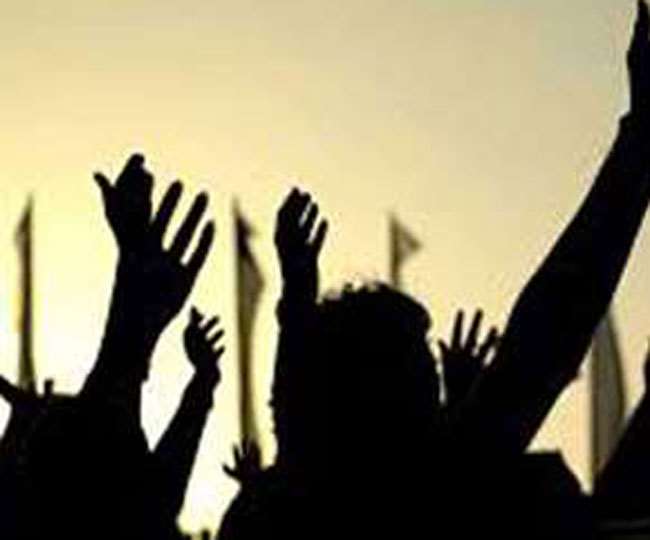 समरेखण बदला, सड़क की लंबाई चार किमी घटा दी; ठेकेदारों की मनमानी से 14 साल बाद भी सड़क का निर्माण अधूरा