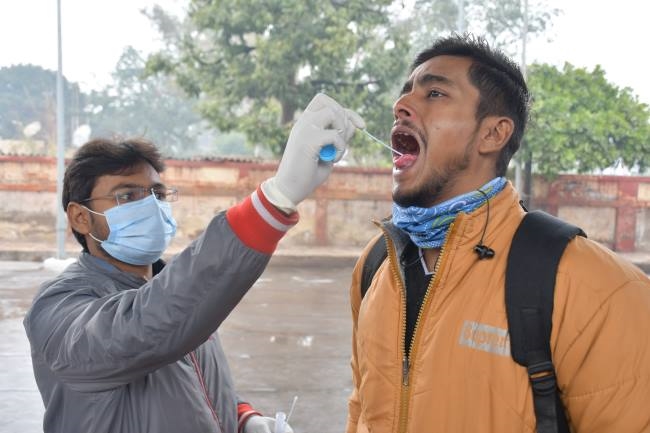 कोरोना से दो की मौत, सीएमओ समेत 863 संक्रमित