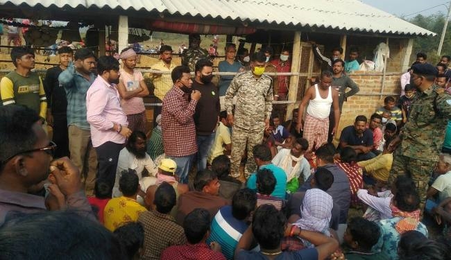 मानुषमुड़िया में करंट लगने से मजदूर की मौत, हंगामा