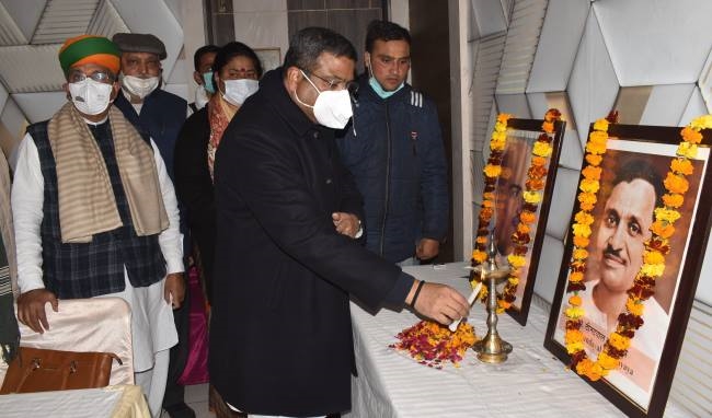 पदाधिकारियों से लिया केंद्रीय
मंत्री ने चुनावी फीडबैक