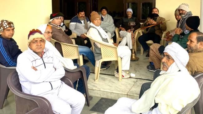 सुप्रीम कोर्ट में पुनर्विचार याचिका पर सुनवाई को लेकर किसानों ने की बैठक