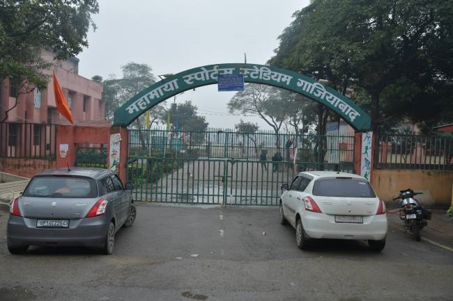 जब 60 खिलाडि़यों की थी अनुमति तो कैसे पहुंचे 295?