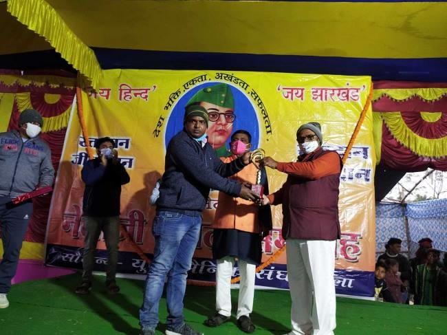 विजयी खिलाड़ियों को किया गया सम्मानित