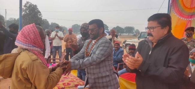 विधायक ने की बनहरदी कोल ब्लाक के विस्थापित रैयतों के साथ की बैठक