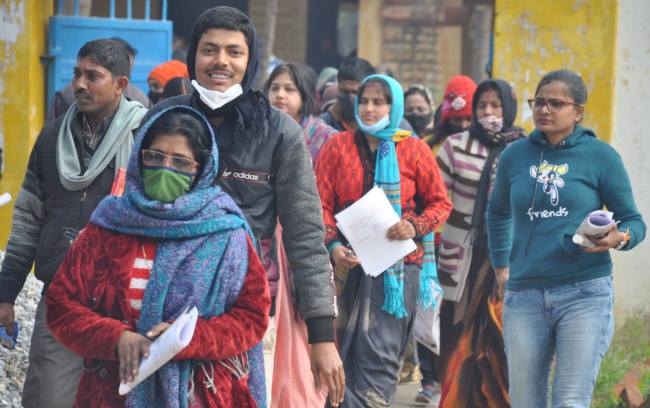 टीईटी परीक्षा में विलंब से पहुंचने पर नहीं मिला प्रवेश, कई परीक्षार्थी लौटे बैरंग