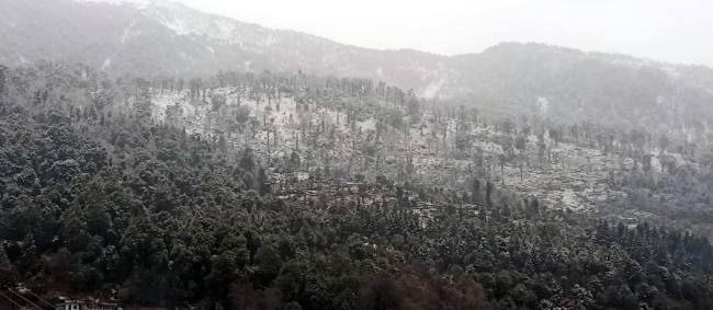 भारी हिमपात से थल-मुनस्यारी समेत चार मार्ग बंद