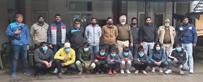 कई वर्ष से पाइप लाइनों में सेंध
लगा पेट्रोल चोरी रहा था गिरोह