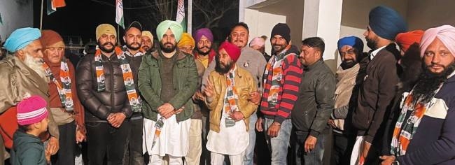 आप को छोड़ कांग्रेस में हुए शामिल