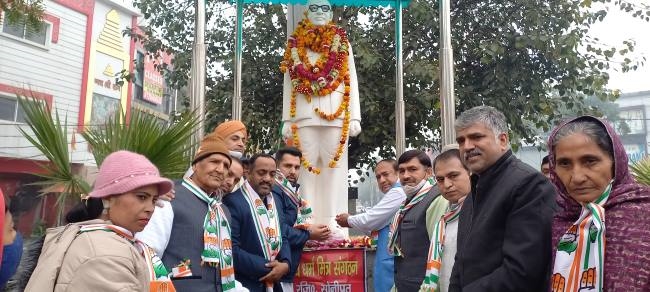 नेताजी की 125वीं जयंती पर खूब लगे जय हिद के नारे