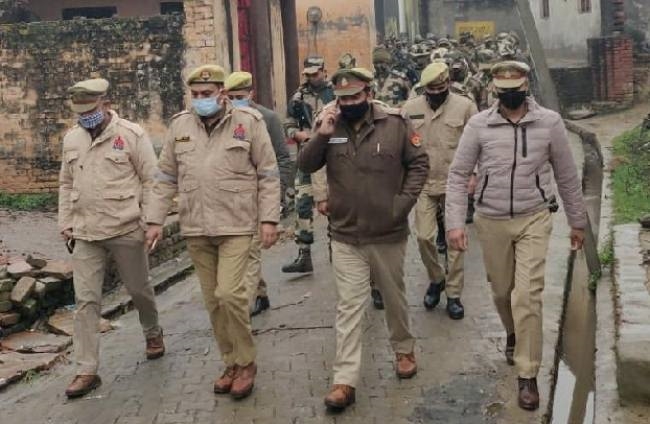 ग्रामीणों से की कानून-व्यवस्था बनाए रखने की अपील