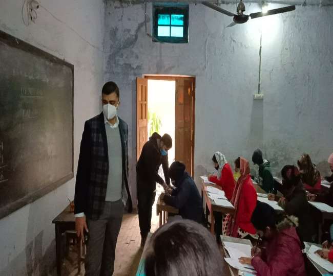 यूपी टीईटी परीक्षा में हिंदी आसान, गणित के प्रश्न ने उलझाया; जानें- अभ्यर्थियों की जुबानी