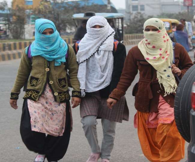 यूपीटीईटी की परीक्षा में आए कुछ ऐसे सवाल, सर्दी में आया परीक्षार्थियों काेे पसीना