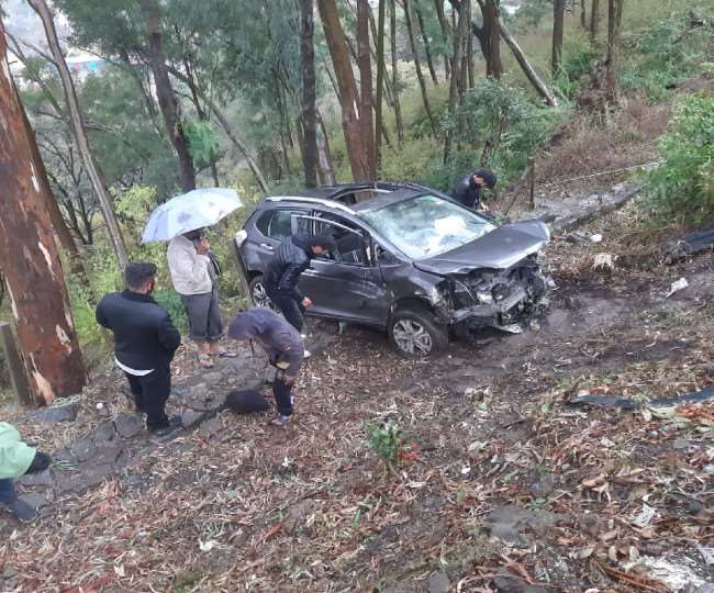 दो कारों के खाई में गिरने से पूर्व प्रधान व पंजाब के युवक की मौत, ददाहू व कोटी में हादसे