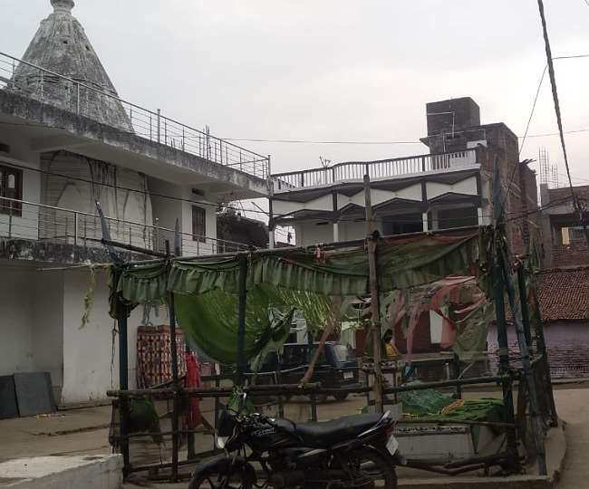 औरंगाबाद: मंदिर के दरवाजे पर मजार, एक साथ होती है पूजा व फातेहा, सामाजिक सद्भाव का है अनोखा मिसाल